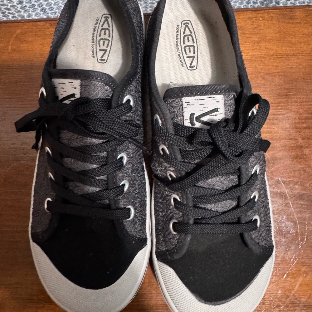 Keen Charcoal and Black Casual Shoes